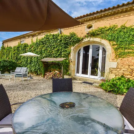 Holiday home In Aquitaine With Bubble Bath