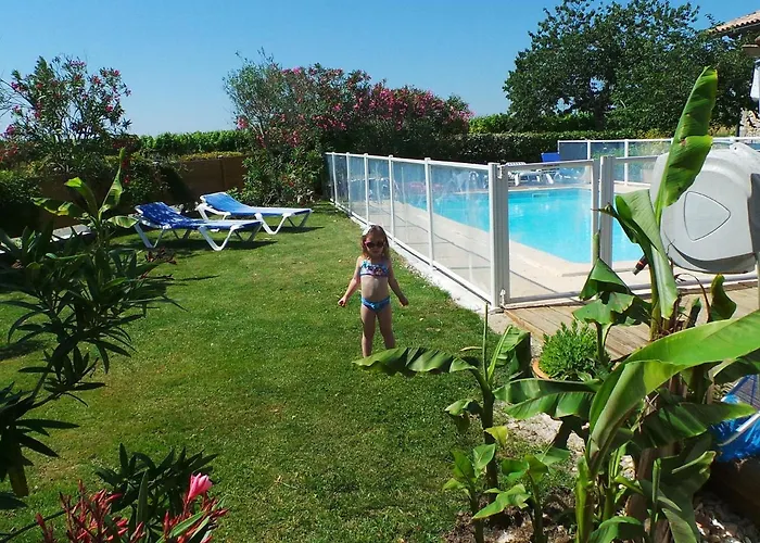 Semesterbostad In Aquitaine With Bubble Bath Monprimblanc