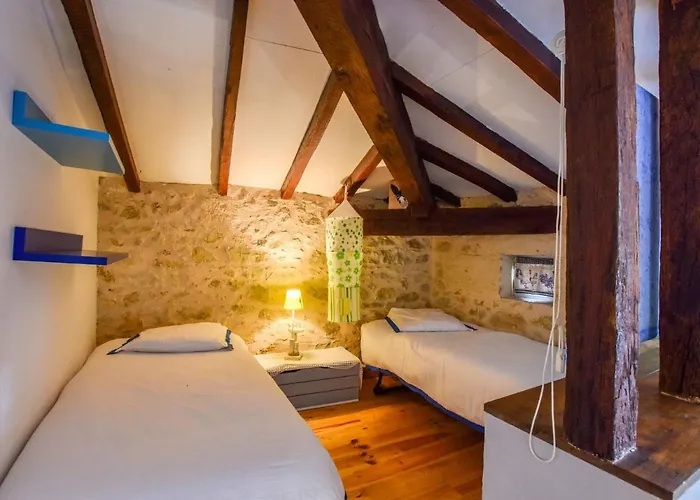 In Aquitaine With Bubble Bath Semesterbostad Monprimblanc