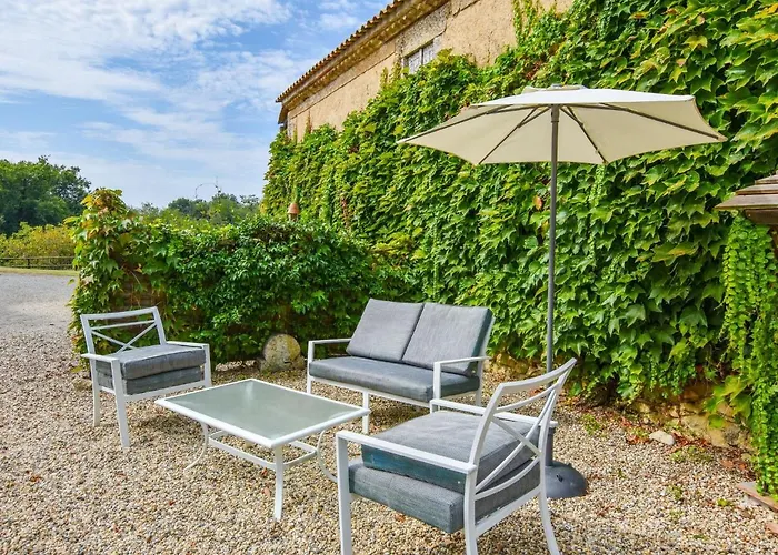 In Aquitaine With Bubble Bath בית נופש Monprimblanc