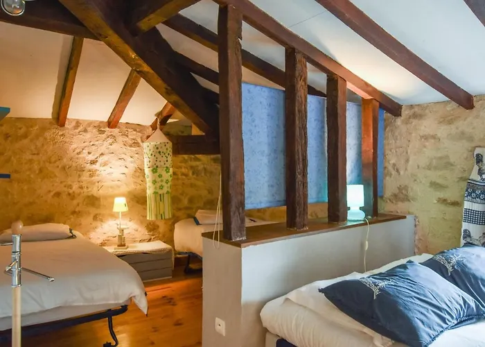 In Aquitaine With Bubble Bath בית נופש Monprimblanc