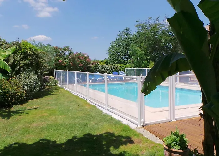 In Aquitaine With Bubble Bath Semesterbostad Monprimblanc